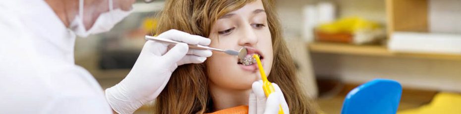 5 tips for effectively cleaning your teeth while wearing braces